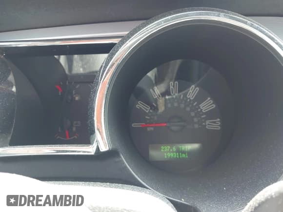 ✅ 2007 Ford Mustang Deluxe • VIN: 1ZVHT80N375243333 • Lot: 42685816. Wystawiony na IAAI z przebiegiem 199 311 mil. Bezpłatny archiwum sprzedaży aukcyjnych z USA i szczegółowy raport historii pojazdu na DreamBid. Zdjęcie 7.