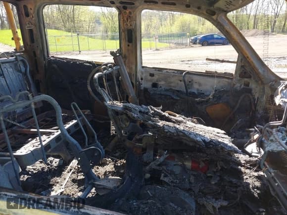 ✅ 2005 GMC Sierra 2500HD SLE • VIN: 1GTHK23235F959886 • Lot: 42092064. Listed on IAAI with 214,932 mi. Free auction sales archive from the USA and detailed vehicle history report at DreamBid. Image 5.