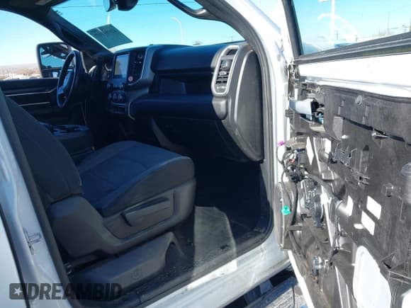 ✅ 2024 Ram 2500 Big Horn • VIN: 3C6UR5DL6RG310968 • Lot: 43894107. Listed on IAAI with 58,028 mi. Free auction sales archive from the USA and detailed vehicle history report at DreamBid. Image 5.