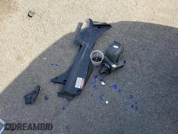 ✅ 2016 Dodge Challenger R/T Scat Pack • VIN: 2C3CDZFJ1GH201535 • Lot: 81951285. Wystawiony na Copart z przebiegiem 24 446 mil. Bezpłatny archiwum sprzedaży aukcyjnych z USA i szczegółowy raport historii pojazdu na DreamBid. Zdjęcie 12.