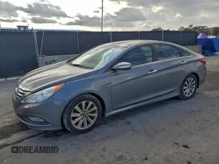 ✅ 2014 Hyundai Sonata SE • VIN: 5NPEC4AC0EH830257 • Лот: 94333265. Опубликован ранее на Copart с пробегом 95 049 миль. Бесплатный доступ к архиву аукционных продаж из США и подробный отчёт об истории автомобиля на DreamBid. Изображение 1.