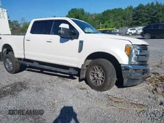 ✅ 2017 Ford F-250 Lariat • VIN: 1FT7W2B6XHED14425 • Lot: 42624029. Wystawiony na IAAI z przebiegiem 139 900 mil. Bezpłatny archiwum sprzedaży aukcyjnych z USA i szczegółowy raport historii pojazdu na DreamBid. Zdjęcie 1.