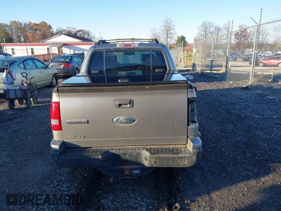 ✅ 2008 Ford Explorer Sport Trac XLT • VIN: 1FMEU31E58UA31119 • Лот: 43588878. Опубликован ранее на IAAI с пробегом 159 579 миль. Бесплатный доступ к архиву аукционных продаж из США и подробный отчёт об истории автомобиля на DreamBid. Изображение 16.