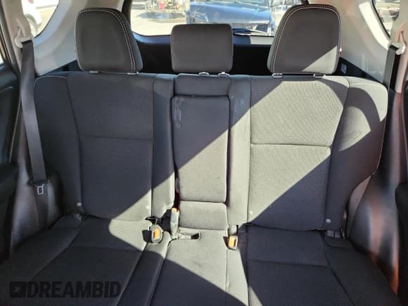 ✅ 2018 Toyota RAV4 XLE • VIN: 2T3RFREV6JW858083 • Лот: 86288115. Опубликован ранее на Copart с пробегом 55 199 миль. Бесплатный доступ к архиву аукционных продаж из США и подробный отчёт об истории автомобиля на DreamBid. Изображение 10.