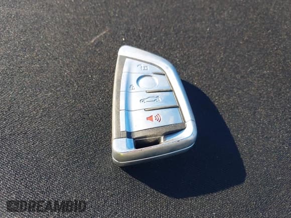 ✅ 2018 BMW M6 • VIN: WBS6G9C56JBM23844 • Лот: 41206052. Опубликован ранее на IAAI с пробегом 32 670 миль. Бесплатный доступ к архиву аукционных продаж из США и подробный отчёт об истории автомобиля на DreamBid. Изображение 11.