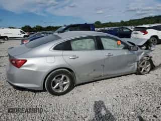 2018 Chevrolet Malibu LS z VIN 1G1ZB5ST2JF281084, wystawiony jako Copart lot #69795135 z przebiegiem Nie podano mil oraz Szkoda całkowita • Salvage title. Historia ofert i sprzedaży dostępna na DreamBid. Obrazek 3.