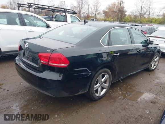 ✅ 2012 Volkswagen Passat SE • VIN: 1VWBH7A33CC048983 • Lot: 43736801. Listed on IAAI with 178,197 mi. Free auction sales archive from the USA and detailed vehicle history report at DreamBid. Image 4.