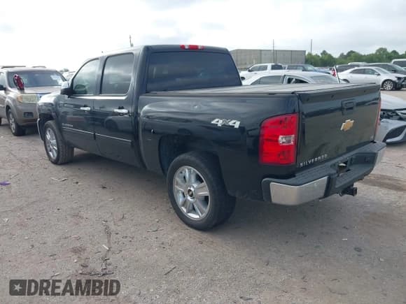 ✅ 2013 Chevrolet Silverado 1500 LTZ • VIN: 3GCPKTE23DG145622 • Lot: 42845877. Wystawiony na IAAI z przebiegiem 203 709 mil. Bezpłatny archiwum sprzedaży aukcyjnych z USA i szczegółowy raport historii pojazdu na DreamBid. Zdjęcie 3.