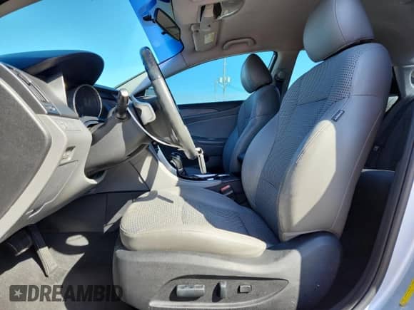 2011 Hyundai Sonata Limited z VIN 5NPEC4ACXBH014426, wystawiony jako Copart lot #87233345 z przebiegiem Nie podano mil oraz Szkoda całkowita • Salvage title. Historia ofert i sprzedaży dostępna na DreamBid. Obrazek 7.