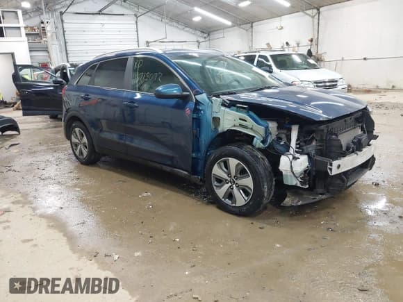 ✅ 2019 Kia Niro FE • VIN: KNDCB3LC4K5263158 • Lot: 43718072. Wystawiony na IAAI z przebiegiem 71 213 mil. Bezpłatny archiwum sprzedaży aukcyjnych z USA i szczegółowy raport historii pojazdu na DreamBid. Zdjęcie 1.