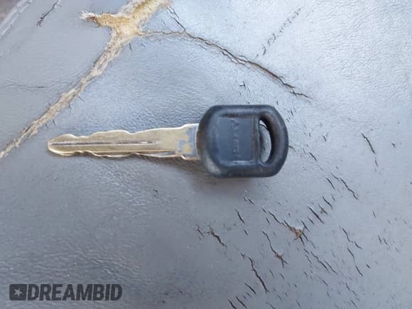 ✅ 1998 GMC Jimmy SL • VIN: 1GKCS13W2W2535684 • Lot: 41789456. Listed on IAAI with 211,201 mi. Free auction sales archive from the USA and detailed vehicle history report at DreamBid. Image 11.