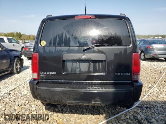 2011 Dodge Nitro Heat with VIN 1D4PU4GX9BW529513, listed as a Copart auction lot 73678794 with 174,108 mi miles and Clean title. Bid and sale history available at DreamBid. Image 6.