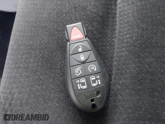 ✅ 2014 Dodge Grand Caravan SXT • VIN: 2C4RDGCG7ER322757 • Lot: 43885925. Listed on IAAI with 272,453 mi. Free auction sales archive from the USA and detailed vehicle history report at DreamBid. Image 11.