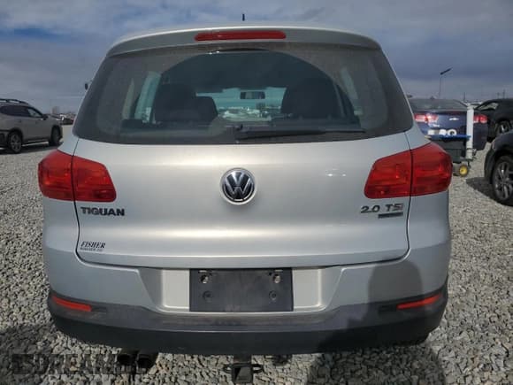 ✅ 2013 Volkswagen Tiguan S • VIN: WVGBV3AX0DW580839 • Lot: 91923325. Listed on Copart with 171,206 mi. Free auction sales archive from the USA and detailed vehicle history report at DreamBid. Image 6.