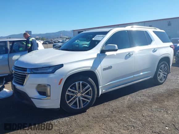2022 Chevrolet Traverse High Country с VIN 1GNEVNKW7NJ195173, выставлен на аукционе IAAI как лот 43364388 с пробегом 21 132 миль миль и . История ставок и продаж доступна на DreamBid. Изображение 2.