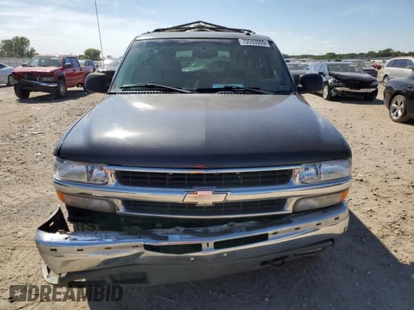 ✅ 2003 Chevrolet Suburban Z71 • VIN: 3GNFK16Z03G179485 • Lot: 70593555. Wystawiony na Copart z przebiegiem 203 634 mil. Bezpłatny archiwum sprzedaży aukcyjnych z USA i szczegółowy raport historii pojazdu na DreamBid. Zdjęcie 5.