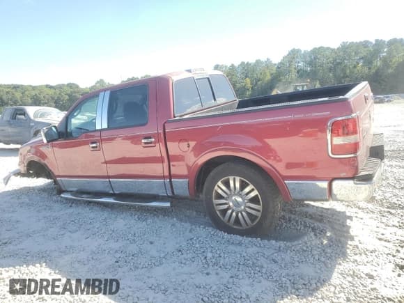 ✅ 2007 Lincoln Mark LT • VIN: 5LTPW16527FJ11868 • Lot: 76308974. Wystawiony na Copart z przebiegiem Nie podano. Bezpłatny archiwum sprzedaży aukcyjnych z USA i szczegółowy raport historii pojazdu na DreamBid. Zdjęcie 2.
