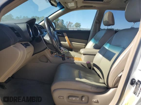 ✅ 2008 Toyota Highlander Limited • VIN: JTEEW44A882015369 • Lot: 90294895. Listed on Copart with 160,977 mi. Free auction sales archive from the USA and detailed vehicle history report at DreamBid. Image 7.