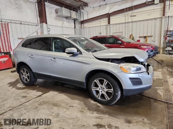✅ 2013 Volvo XC60 T6 • VIN: YV4902DZ3D2423433 • Lot: 91256365. Listed on Copart with 75,441 mi. Free auction sales archive from the USA and detailed vehicle history report at DreamBid. Image 4.