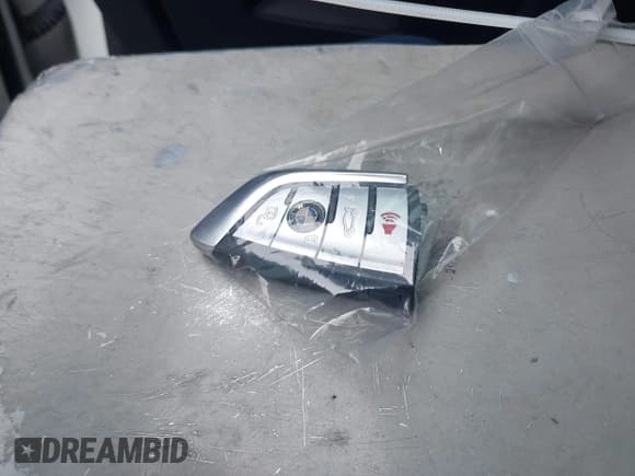 ✅ 2020 BMW X5 M Competition • VIN: 5YMJU0C00L9D48217 • Lot: 42723076. Wystawiony na IAAI z przebiegiem 62 220 mil. Bezpłatny archiwum sprzedaży aukcyjnych z USA i szczegółowy raport historii pojazdu na DreamBid. Zdjęcie 11.