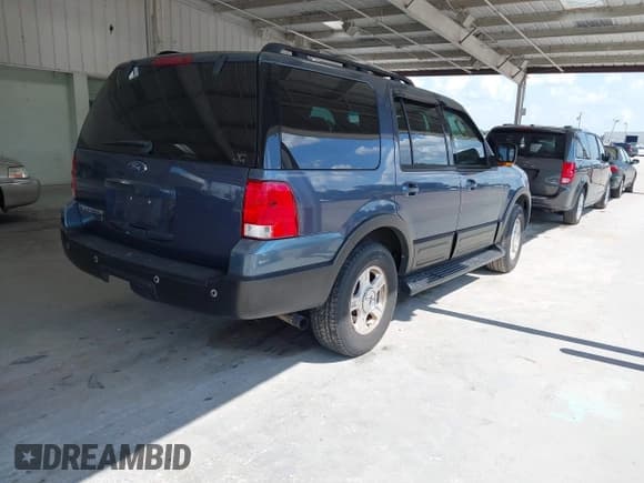 ✅ 2005 Ford Expedition Eddie Bauer • VIN: 1FMFU17545LA70446 • Лот: 42851578. Опубликован ранее на IAAI с пробегом 225 420 миль. Бесплатный доступ к архиву аукционных продаж из США и подробный отчёт об истории автомобиля на DreamBid. Изображение 4.