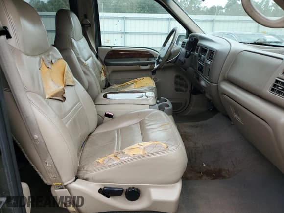 ✅ 2000 Ford Excursion Limited • VIN: 1FMNU42L5YEC60493 • Lot: 75021544. Wystawiony na Copart z przebiegiem 316 622 mil. Bezpłatny archiwum sprzedaży aukcyjnych z USA i szczegółowy raport historii pojazdu na DreamBid. Zdjęcie 7.