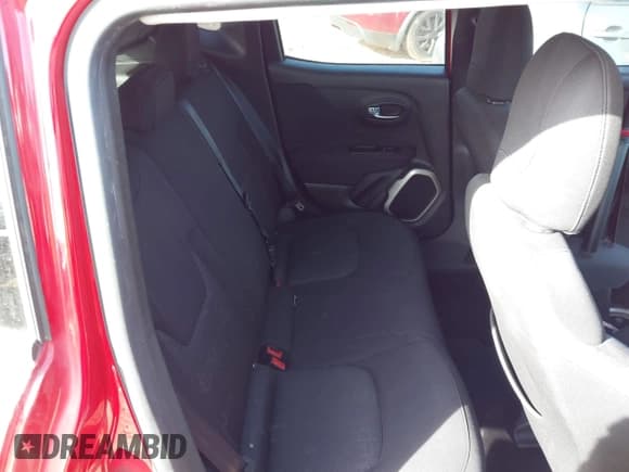 ✅ 2015 Jeep Renegade Latitude • VIN: ZACCJBBH0FPB63467 • Lot: 43776337. Wystawiony na IAAI z przebiegiem 106 462 mil. Bezpłatny archiwum sprzedaży aukcyjnych z USA i szczegółowy raport historii pojazdu na DreamBid. Zdjęcie 8.