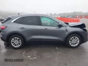 ✅ 2022 Ford Escape SE • VIN: 1FMCU0G69NUB33945 • Лот: 43529268. Опубликован ранее на IAAI с пробегом 17 082 миль. Бесплатный доступ к архиву аукционных продаж из США и подробный отчёт об истории автомобиля на DreamBid. Изображение 14.