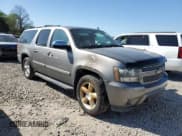 ✅ 2007 Chevrolet Suburban LTZ • VIN: 3GNFK16Y37G299035 • Lot: 52129645. Wystawiony na Copart z przebiegiem 170 385 mil. Bezpłatny archiwum sprzedaży aukcyjnych z USA i szczegółowy raport historii pojazdu na DreamBid. Zdjęcie 4.