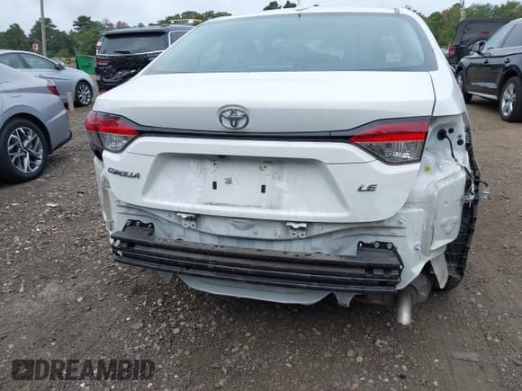 ✅ 2024 Toyota Corolla LE • VIN: 5YFB4MDE4RP091772 • Lot: 43266243. Wystawiony na IAAI z przebiegiem 49 010 mil. Bezpłatny archiwum sprzedaży aukcyjnych z USA i szczegółowy raport historii pojazdu na DreamBid. Zdjęcie 19.