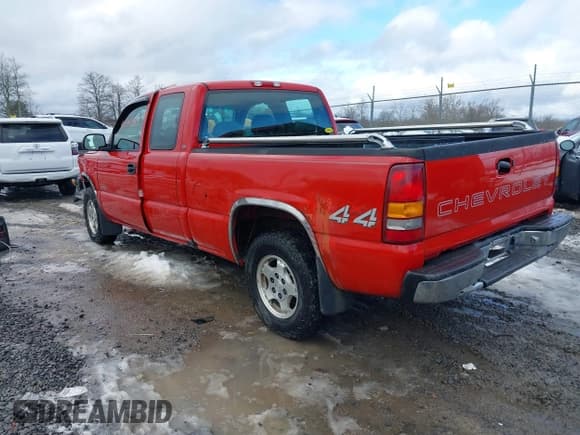 ✅ 2001 Chevrolet Silverado 1500 LS • VIN: 2GCEK19V211385829 • Lot: 41544983. Wystawiony na IAAI z przebiegiem 92 936 mil. Bezpłatny archiwum sprzedaży aukcyjnych z USA i szczegółowy raport historii pojazdu na DreamBid. Zdjęcie 3.