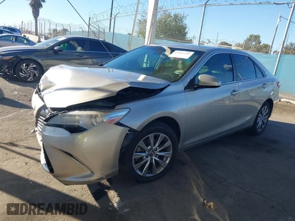 ✅ 2017 Toyota Camry SE • VIN: 4T1BF1FK6HU724541 • Lot: 43561295. Listed on IAAI with 79,571 mi. Free auction sales archive from the USA and detailed vehicle history report at DreamBid. Image 2.