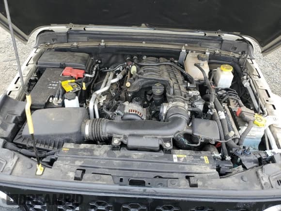 ✅ 2022 Jeep Gladiator Willys Sport • VIN: 1C6HJTAG8NL167359 • Лот: 51088715. Опубликован ранее на Copart с пробегом 28 454 миль. Бесплатный доступ к архиву аукционных продаж из США и подробный отчёт об истории автомобиля на DreamBid. Изображение 14.