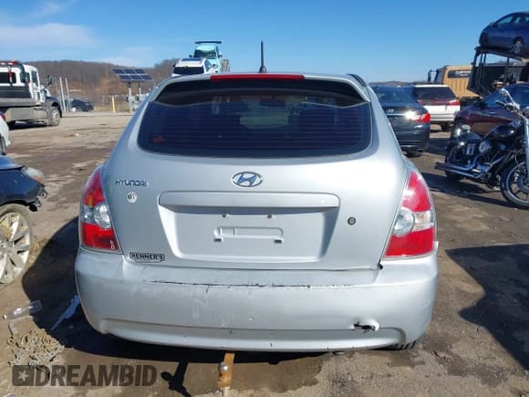 ✅ 2007 Hyundai Accent GS • VIN: KMHCM36C97U043769 • Лот: 41526011. Опубликован ранее на IAAI с пробегом 230 566 миль. Бесплатный доступ к архиву аукционных продаж из США и подробный отчёт об истории автомобиля на DreamBid. Изображение 6.