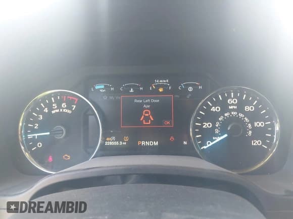 ✅ 2020 Ford F-150 XL • VIN: 1FTEW1E58LKD28452 • Lot: 43308852. Wystawiony na IAAI z przebiegiem 228 555 mil. Bezpłatny archiwum sprzedaży aukcyjnych z USA i szczegółowy raport historii pojazdu na DreamBid. Zdjęcie 7.