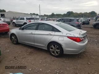 ✅ 2011 Hyundai Sonata SE • VIN: 5NPEC4AC6BH269610 • Lot: 72207464. Listed on Copart with 281,963 mi. Free auction sales archive from the USA and detailed vehicle history report at DreamBid. Image 2.