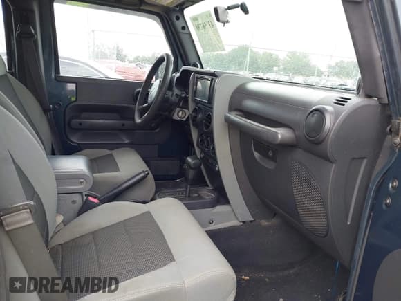 ✅ 2008 Jeep Wrangler Unlimited X • VIN: 1J4GA39198L529900 • Lot: 43056730. Listed on IAAI with 145,039 mi. Free auction sales archive from the USA and detailed vehicle history report at DreamBid. Image 5.