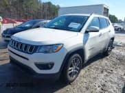 ✅ 2019 Jeep Compass Altitude • VIN: 3C4NJCBB0KT743170 • Lot: 41490256. Wystawiony na IAAI z przebiegiem 93 319 mil. Bezpłatny archiwum sprzedaży aukcyjnych z USA i szczegółowy raport historii pojazdu na DreamBid. Zdjęcie 18.