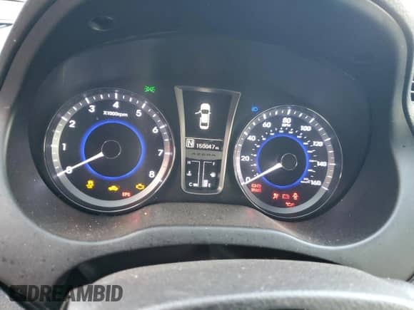 2013 Hyundai Azera с VIN KMHFH4JG8DA244285, выставлен на аукционе Copart как лот 85106264 с пробегом 150 047 миль миль и Списание • Salvage title. История ставок и продаж доступна на DreamBid. Изображение 9.