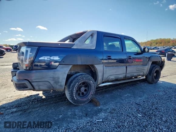 ✅ 2005 Chevrolet Avalanche Z71 • VIN: 3GNEK12Z15G266218 • Lot: 90419005. Listed on Copart with 180,965 mi. Free auction sales archive from the USA and detailed vehicle history report at DreamBid. Image 3.