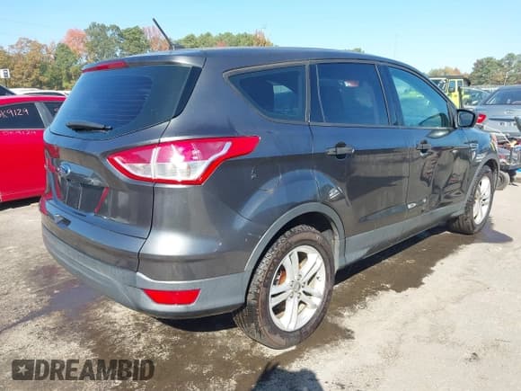 ✅ 2016 Ford Escape S • VIN: 1FMCU0F73GUA80527 • Lot: 43621792. Listed on IAAI with 204,901 mi. Free auction sales archive from the USA and detailed vehicle history report at DreamBid. Image 4.