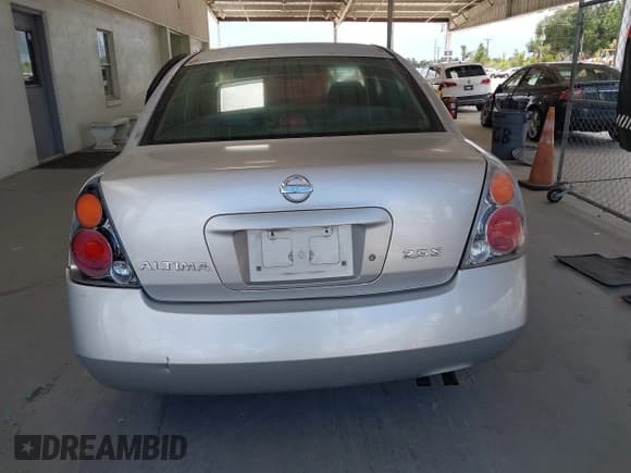 ✅ 2002 Nissan Altima S • VIN: 1N4AL11DX2C700957 • Lot: 43058667. Wystawiony na IAAI z przebiegiem 218 118 mil. Bezpłatny archiwum sprzedaży aukcyjnych z USA i szczegółowy raport historii pojazdu na DreamBid. Zdjęcie 16.