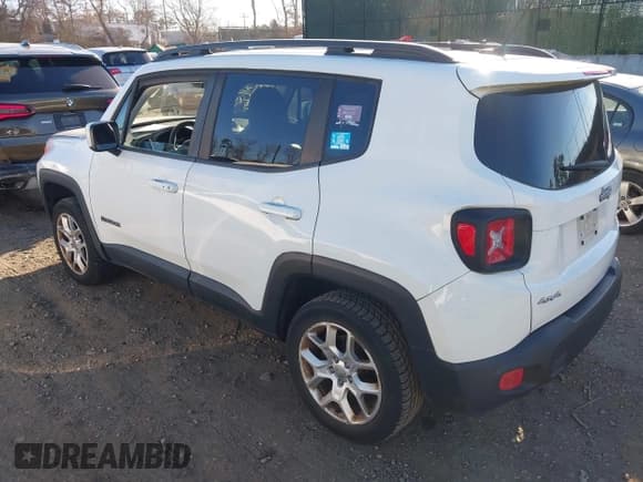 ✅ 2017 Jeep Renegade Latitude • VIN: ZACCJBBB7HPF40486 • Lot: 43867596. Listed on IAAI with 74,748 mi. Free auction sales archive from the USA and detailed vehicle history report at DreamBid. Image 3.