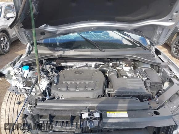 ✅ 2024 Volkswagen Tiguan SE R-Line Black • VIN: 3VVCB7AX2RM209005 • Lot: 41694881. Wystawiony na IAAI z przebiegiem 1 421 mil. Bezpłatny archiwum sprzedaży aukcyjnych z USA i szczegółowy raport historii pojazdu na DreamBid. Zdjęcie 10.