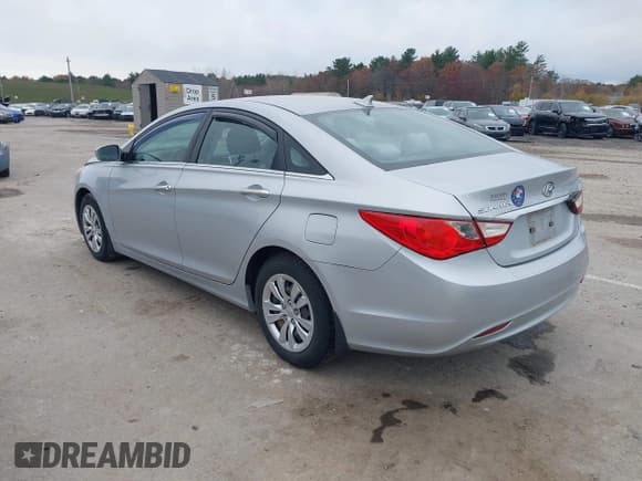 ✅ 2011 Hyundai Sonata GLS • VIN: 5NPEB4AC9BH244722 • Lot: 43607427. Listed on IAAI with 146,900 mi. Free auction sales archive from the USA and detailed vehicle history report at DreamBid. Image 3.
