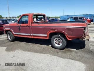 ✅ 1985 Ford F-150 • VIN: 1FTCF15F8FNA11855 • Лот: 49319875. Опубликован ранее на Copart с пробегом 557 209 миль. Бесплатный доступ к архиву аукционных продаж из США и подробный отчёт об истории автомобиля на DreamBid. Изображение 2.