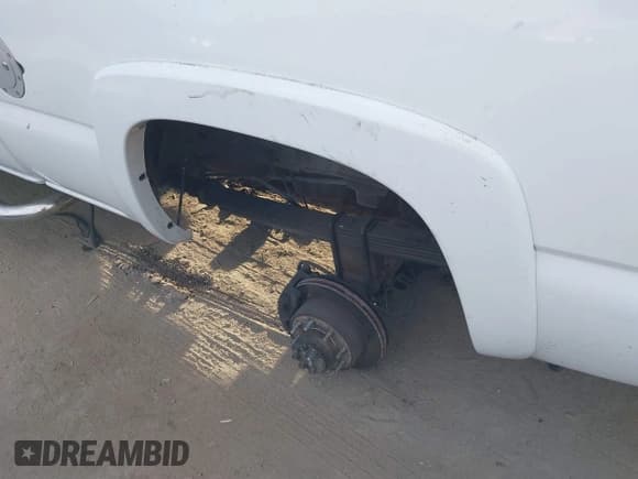 ✅ 2006 Chevrolet Silverado 2500HD LT1 • VIN: 1GCHK23U96F121414 • Lot: 41686044. Listed on IAAI with 165,248 mi. Free auction sales archive from the USA and detailed vehicle history report at DreamBid. Image 20.