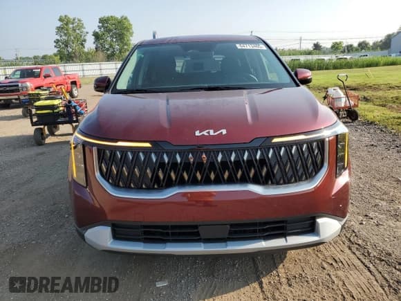 ✅ 2025 Kia Carnival LXS • VIN: KNDNB5K39S6462092 • Lot: 64713465. Wystawiony na Copart z przebiegiem 8 460 mil. Bezpłatny archiwum sprzedaży aukcyjnych z USA i szczegółowy raport historii pojazdu na DreamBid. Zdjęcie 5.