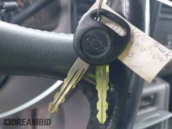 2000 Chevrolet Silverado 2500 LT с VIN 1GCGK29U5YE396273, выставлен на аукционе IAAI как лот 41957044 с пробегом 93 031 миль миль и . История ставок и продаж доступна на DreamBid. Изображение 11.