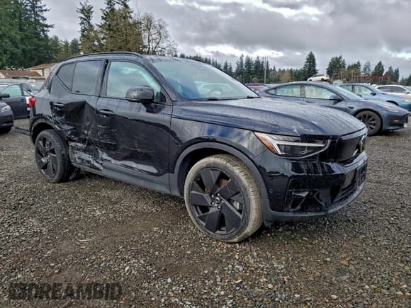 ✅ 2023 Volvo XC40 Ultimate • VIN: YV4ED3UM5P2023438 • Lot: 94959015. Listed on Copart with 17,971 mi. Free auction sales archive from the USA and detailed vehicle history report at DreamBid. Image 4.